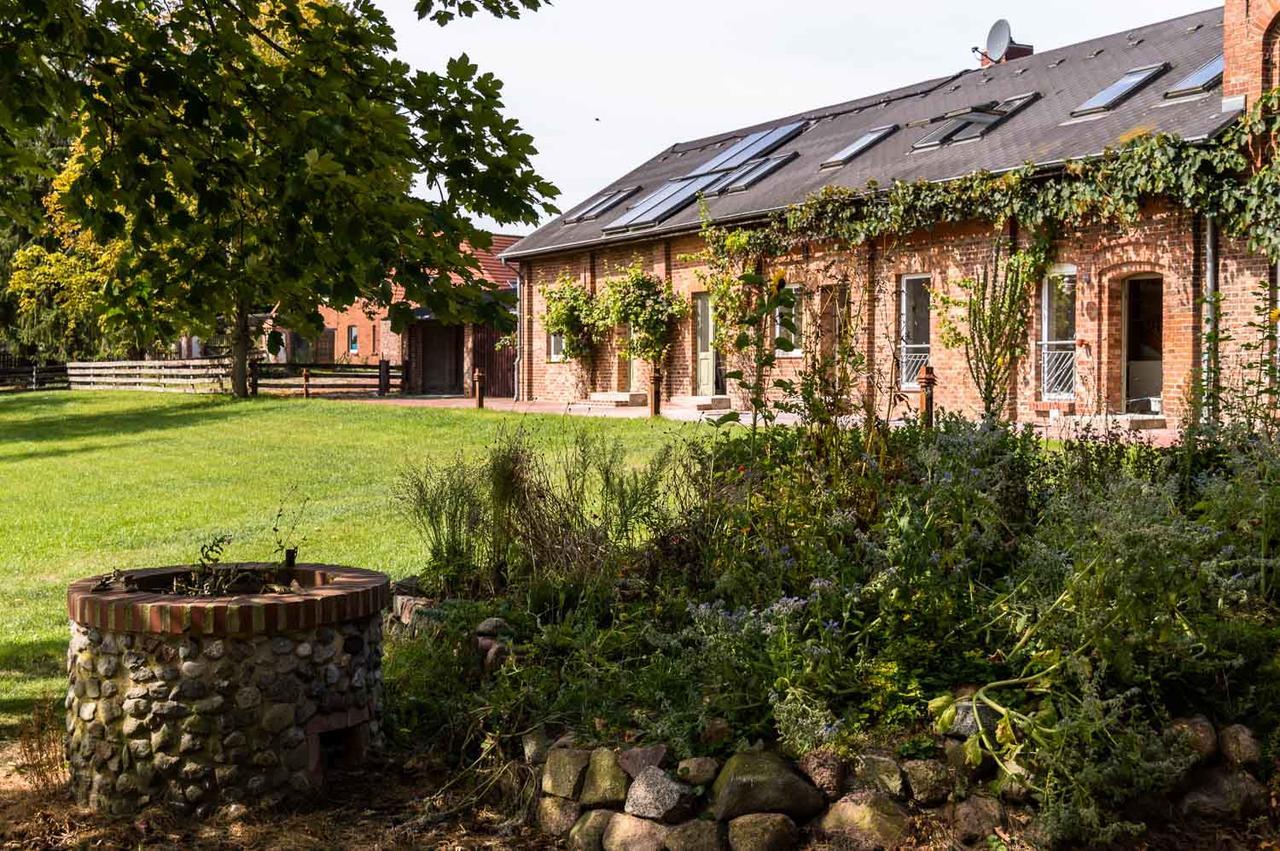 Gutshof Gross Behnkenhagen Apartment Exterior photo